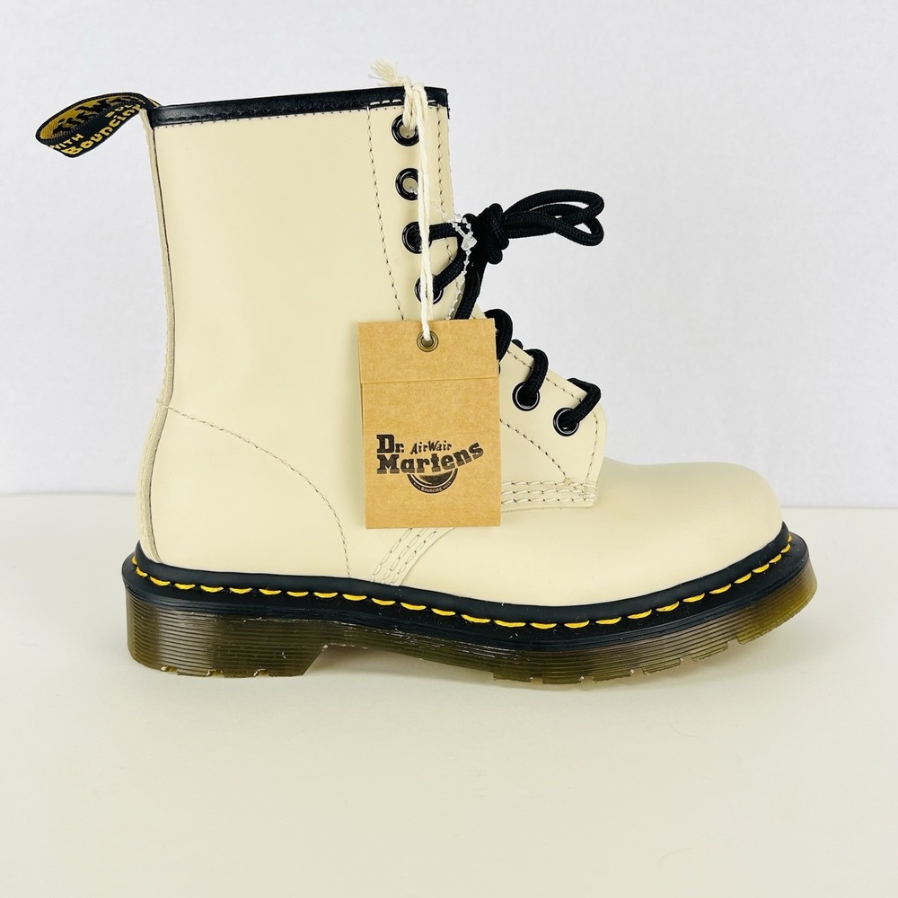 Dr. Martens Women's The Original Lace Up Beige Leather Combat Boots Size 5 NWB